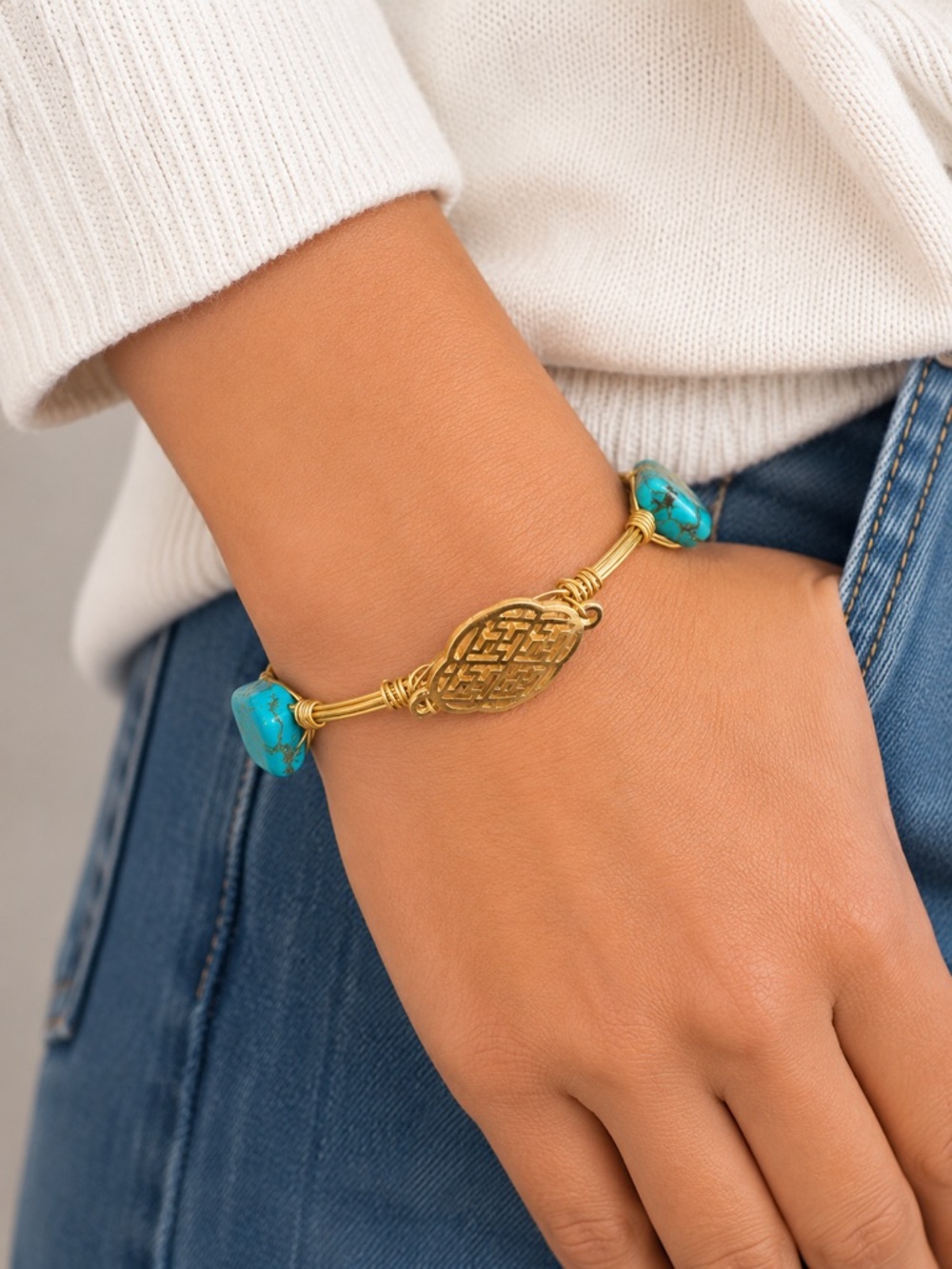 Vintage Style Gold Tone Turquoise Stone Wire Wrap Bangle Bracelet